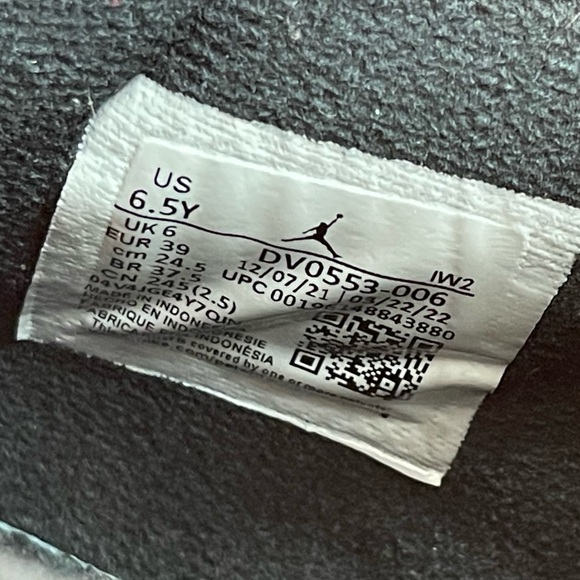 Jordan 4 Retro SE (GS) – Size 6.5 Youth - Picture 8 of 13
